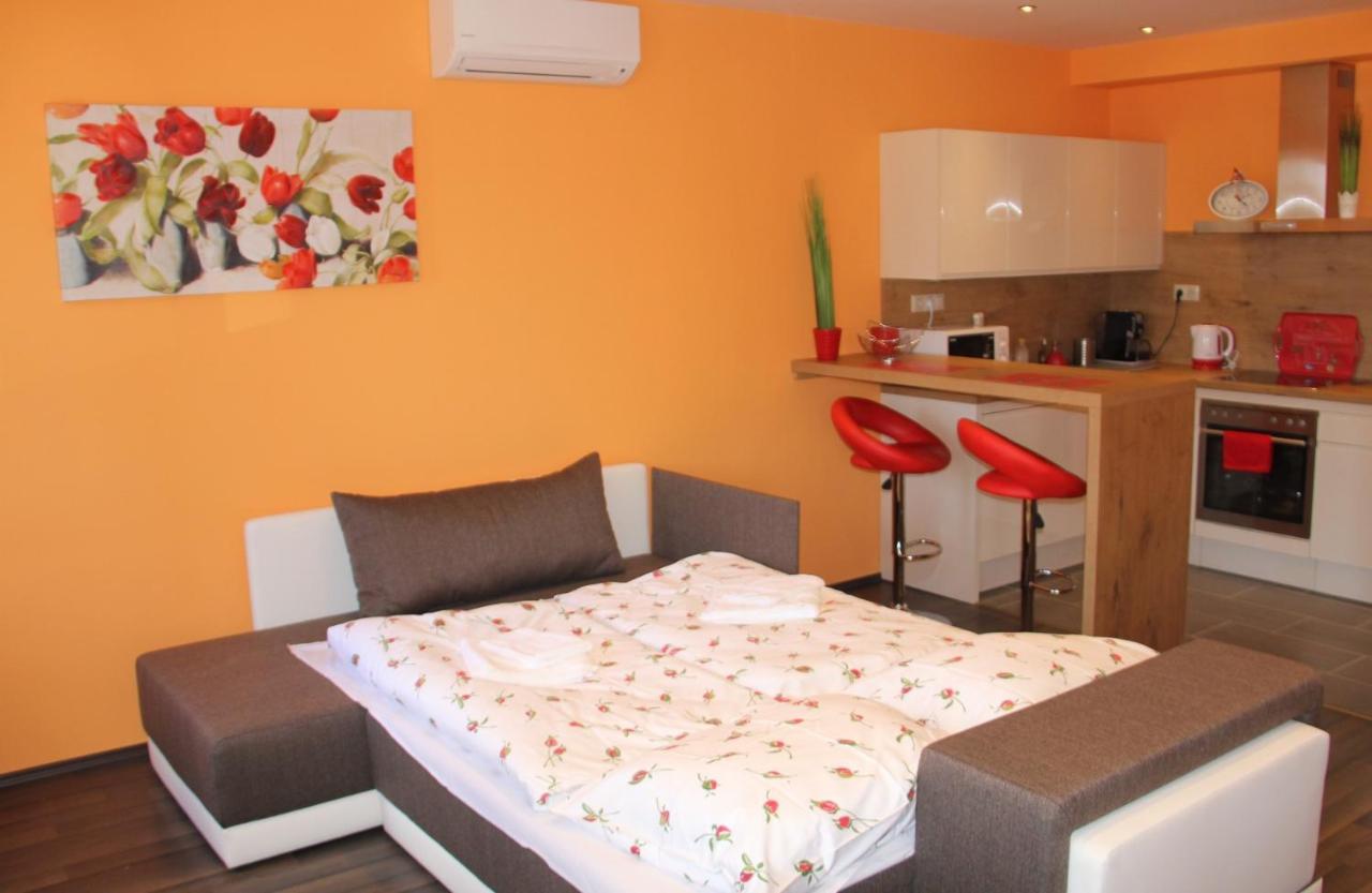 Zafir Sziget Apartman Sarvar Exterior photo