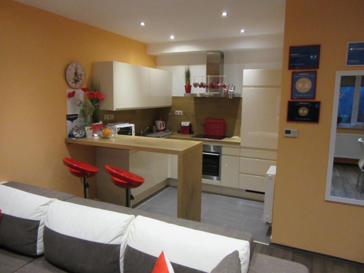 Zafir Sziget Apartman Sarvar Exterior photo